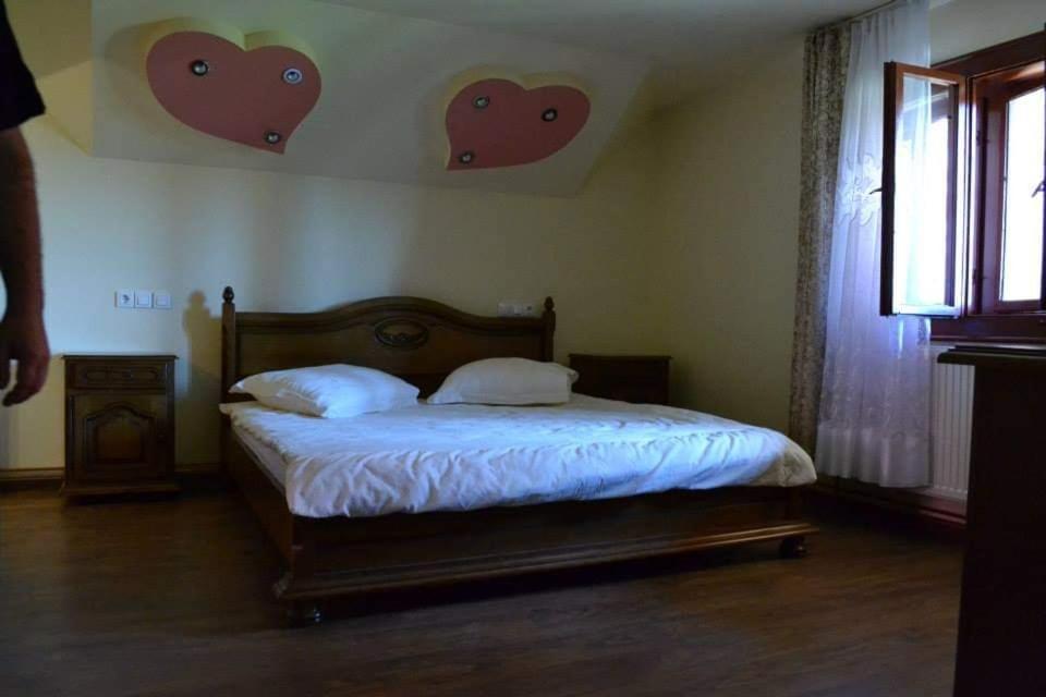 Casa din Barsana Hotel Birsana Bagian luar foto